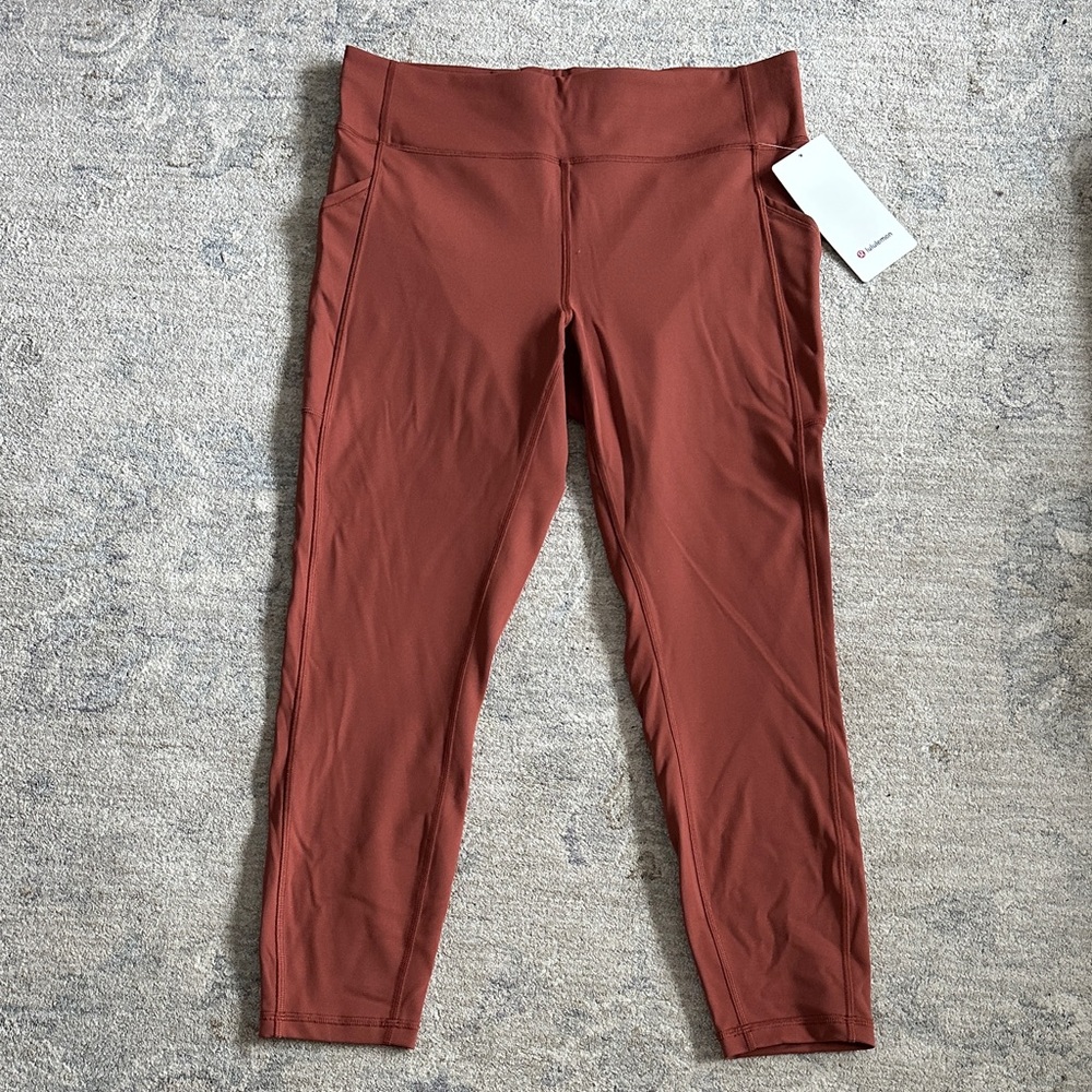 Lululemon women’s Invigorate HR Tight 25”
Size 14
Color: dark terracotta
NWT
